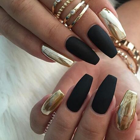 black-and-gold-nails