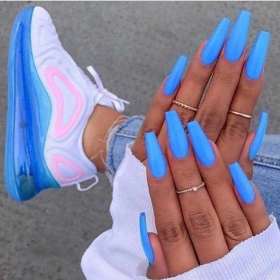 beautiful womens blue nails